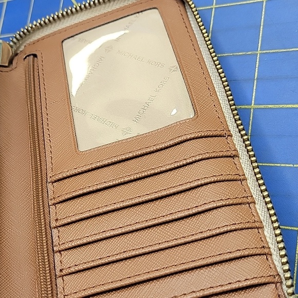 Michael Kors Jet Set Travel Large Continental Wallet Wristlet MK Vanilla Brown - Picture 10 of 16